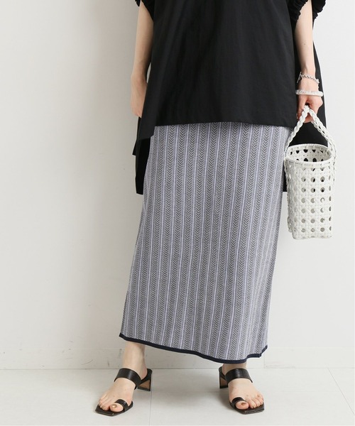 IENA（イエナ）の「ヘリンボンジャガードニットスカート◆（スカート・レディース・ブラウン/ブルー・36/38）」の13枚目の写真