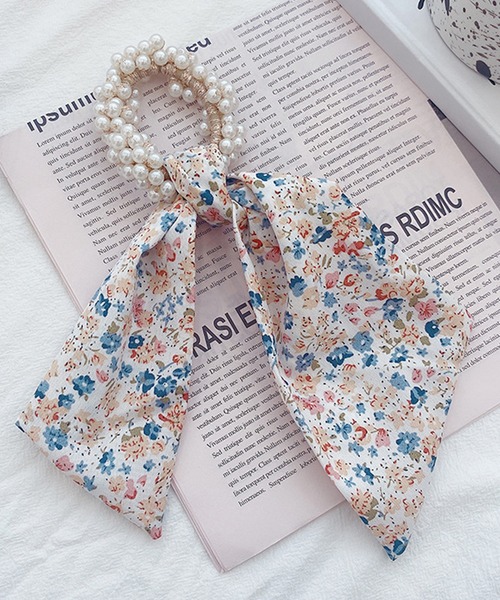 florist（フローリスト）の「トレンド透け感リボン×ホワイトパールヘアゴム（ヘアゴム・レディース・ホワイト系その他2/ピンク系その他2/ライトブラウン/ブラック系その他2/ホワイト系その他3/ライトブルー/ピンク系その他3/ブラック系その他3/ブラック系その他4/ホワイト系その他4/ブラック系その他5/ブラック系その他6・FREE）」の4枚目の写真