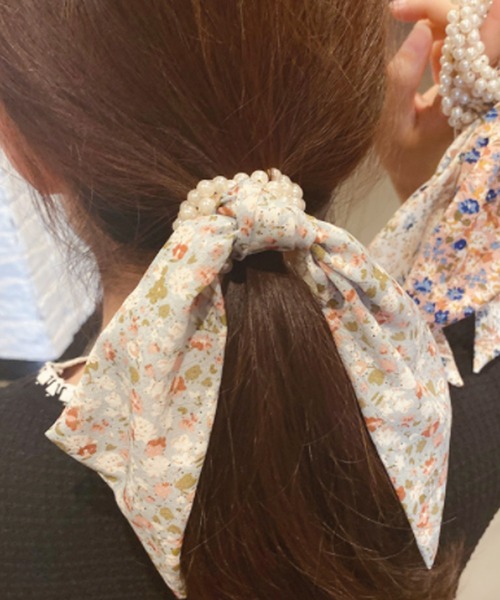 florist（フローリスト）の「トレンド透け感リボン×ホワイトパールヘアゴム（ヘアゴム・レディース・ホワイト系その他2/ピンク系その他2/ライトブラウン/ブラック系その他2/ホワイト系その他3/ライトブルー/ピンク系その他3/ブラック系その他3/ブラック系その他4/ホワイト系その他4/ブラック系その他5/ブラック系その他6・FREE）」の11枚目の写真