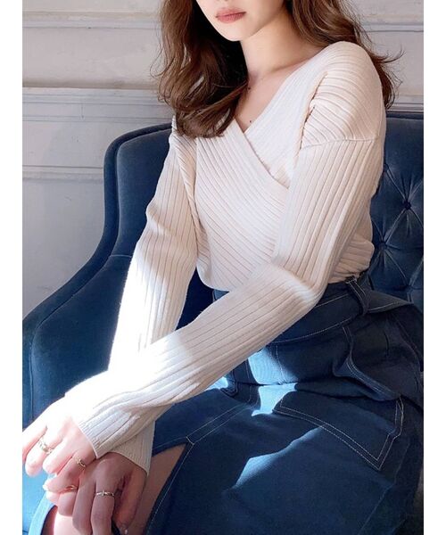 RESEXXY(リゼクシー)の「カシュクールニットトップス(ニット/セーター・レディース・ベージュ/レッド/ブラック/アイボリー・FREE)」の2枚目の写真