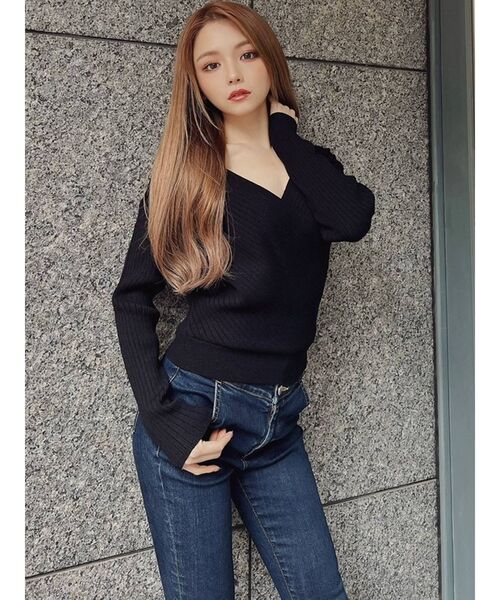 RESEXXY(リゼクシー)の「カシュクールニットトップス(ニット/セーター・レディース・ベージュ/レッド/ブラック/アイボリー・FREE)」の5枚目の写真