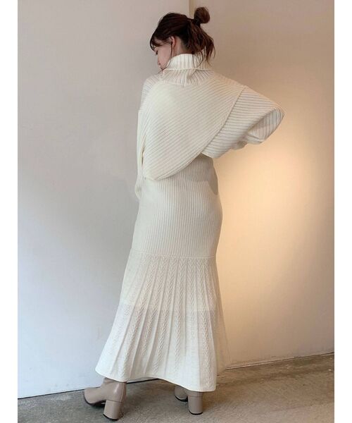 dazzlin（ダズリン）の「リブチェンジタートルニットトップス（ニット/セーター・レディース・ブラック/オフホワイト/ブルー・FREE）」の10枚目の写真