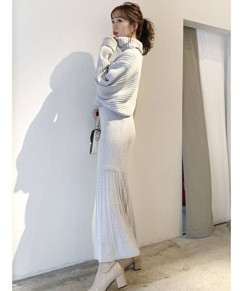 dazzlin（ダズリン）の「リブチェンジタートルニットトップス（ニット/セーター・レディース・ブラック/オフホワイト/ブルー・FREE）」の21枚目の写真