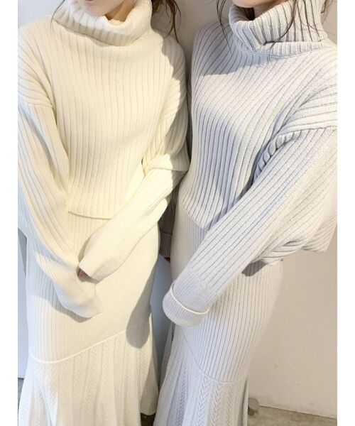 dazzlin（ダズリン）の「リブチェンジタートルニットトップス（ニット/セーター・レディース・ブラック/オフホワイト/ブルー・FREE）」の22枚目の写真