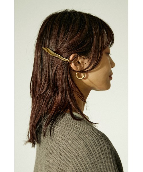 BLACK BY MOUSSY（ブラックバイマウジー）の「【WEB限定】wave valletta（ウェーブバレッタ）（バレッタ/ヘアクリップ・レディース・ゴールド/シルバー・FREE）」の2枚目の写真