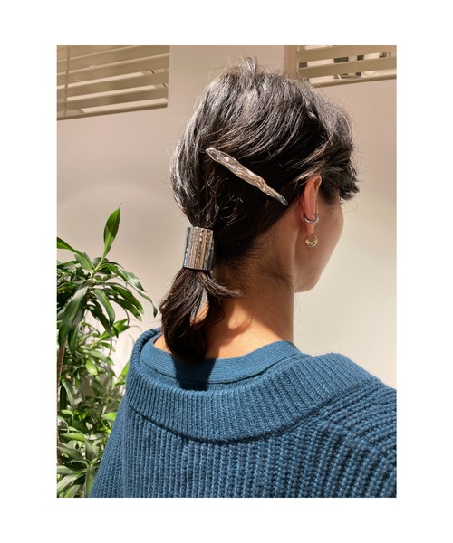 BLACK BY MOUSSY（ブラックバイマウジー）の「【WEB限定】wave valletta（ウェーブバレッタ）（バレッタ/ヘアクリップ・レディース・ゴールド/シルバー・FREE）」の5枚目の写真