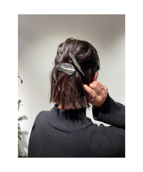 BLACK BY MOUSSY（ブラックバイマウジー）の「【WEB限定】wave valletta（ウェーブバレッタ）（バレッタ/ヘアクリップ・レディース・ゴールド/シルバー・FREE）」の6枚目の写真