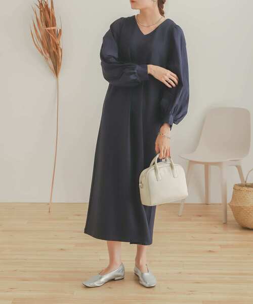 SENSE OF PLACE by URBAN RESEARCH(センスオブプレイスバイアーバンリサーチ)の「Vネックポンチワンピース(ワンピース・レディース・ベージュ/ネイビー/カーキ・ONE)」の3枚目の写真