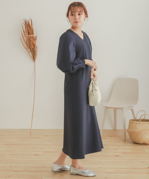 SENSE OF PLACE by URBAN RESEARCH(センスオブプレイスバイアーバンリサーチ)の「Vネックポンチワンピース(ワンピース・レディース・ベージュ/ネイビー/カーキ・ONE)」の12枚目の写真