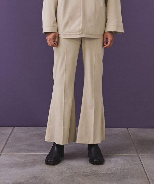 PUBLIC TOKYO（パブリックトウキョウ）の「【youth】ソリッドフレアパンツ（スラックス・メンズ・ライトベージュ/ブラック・2/1/3）」の3枚目の写真