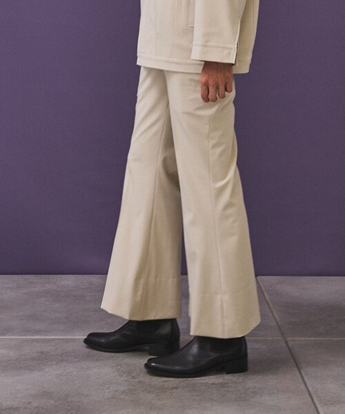 PUBLIC TOKYO（パブリックトウキョウ）の「【youth】ソリッドフレアパンツ（スラックス・メンズ・ライトベージュ/ブラック・2/1/3）」の4枚目の写真