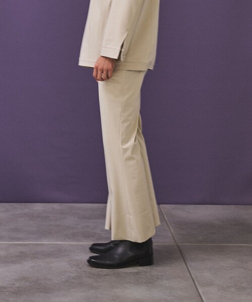 PUBLIC TOKYO（パブリックトウキョウ）の「【youth】ソリッドフレアパンツ（スラックス・メンズ・ライトベージュ/ブラック・2/1/3）」の6枚目の写真