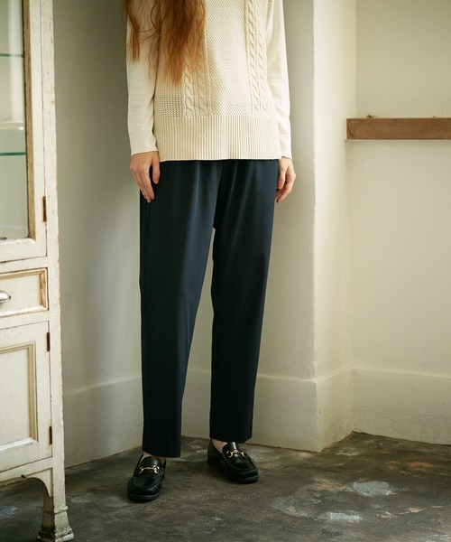 LE SOUK HOLIDAY（ルスークホリデー）の「タックテーパードパンツ（チノパンツ・レディース・ブラック/グリーン/モカ/ライトグレー/オレンジ/ネイビー・L/S/M）」の6枚目の写真