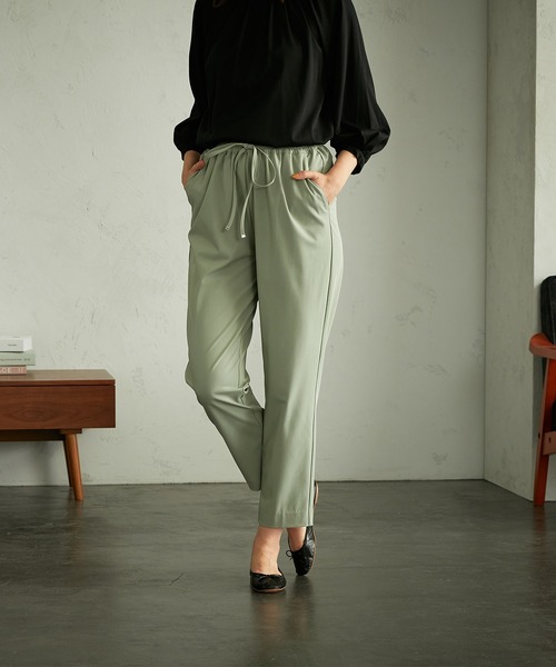 LE SOUK HOLIDAY（ルスークホリデー）の「タックテーパードパンツ（チノパンツ・レディース・ブラック/グリーン/モカ/ライトグレー/オレンジ/ネイビー・L/S/M）」の5枚目の写真