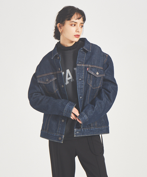 Levi's（リーバイス）の「【LEVI’S】THE TRUCKER JACKET（デニムジャケット・レディース・ライトブルー/ブルー・フリー）」の2枚目の写真