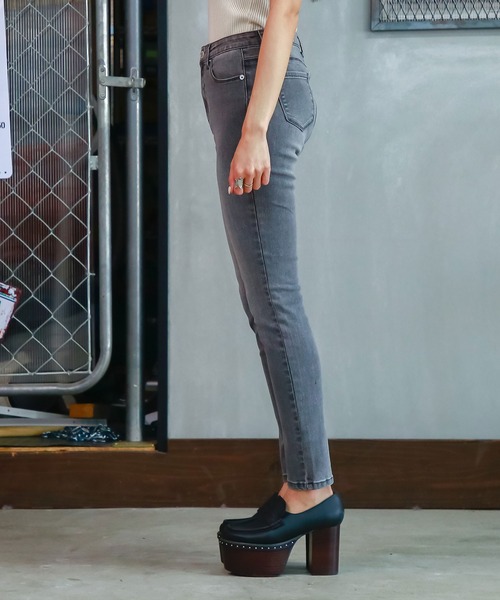 Newlyme(ニューリーミー)の「美脚デニムストレッチスキニーパンツ(デニムパンツ・レディース・ライトグレー/ブラック/グレー/インディゴブルー/ブラック系その他/ライトインディゴブルー・SMALL/MEDIUM/LARGE/X-LARGE/XX-LARGE)」の20枚目の写真