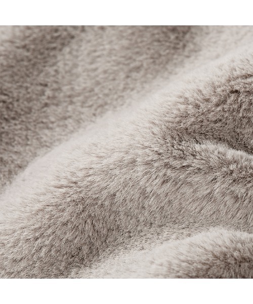 GeeRA(ジーラ)の「フェイクファーボリュームパーカー(その他アウター・レディース・アイボリー/モカ・MEDIUM)」の12枚目の写真