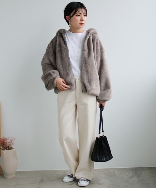 GeeRA(ジーラ)の「フェイクファーボリュームパーカー(その他アウター・レディース・アイボリー/モカ・MEDIUM)」の8枚目の写真