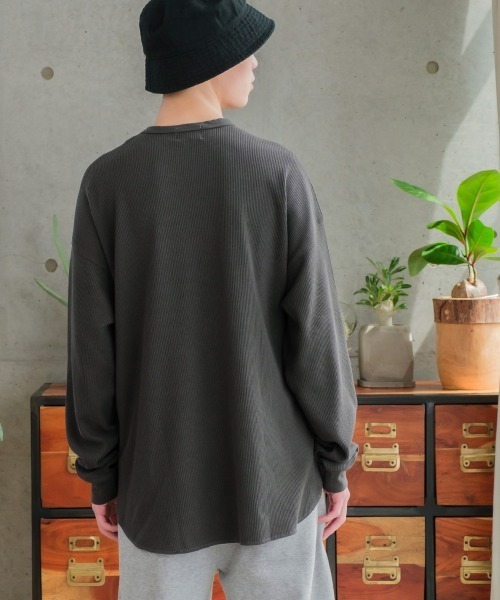 improves（インプローブス）の「ワッフル ラウンド ロンT（Tシャツ/カットソー・メンズ・ブラック/ダークブラウン/ネイビー/グレー/杢グレー/ナチュラル/グレイッシュベージュ・MEDIUM/LARGE）」の20枚目の写真