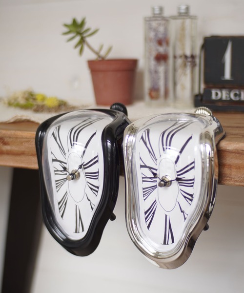 Port（ポート）の「ダリ風 歪み 置時計 #（置時計・レディース・ゴールド/ブラック/シルバー・FREE）」の2枚目の写真