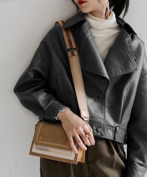 aimoha（アイモハ）の「フェイクレザーショット丈ライダースジャケット（ライダースジャケット・レディース・ブラック/ベージュ・MEDIUM）」の2枚目の写真