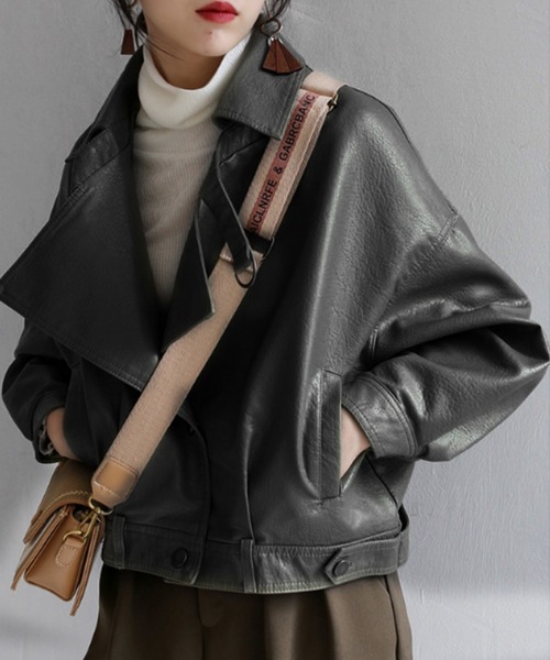 aimoha（アイモハ）の「フェイクレザーショット丈ライダースジャケット（ライダースジャケット・レディース・ブラック/ベージュ・MEDIUM）」の5枚目の写真