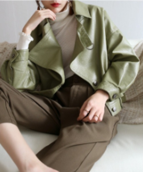 aimoha（アイモハ）の「フェイクレザーショット丈ライダースジャケット（ライダースジャケット・レディース・ブラック/ベージュ・MEDIUM）」の8枚目の写真