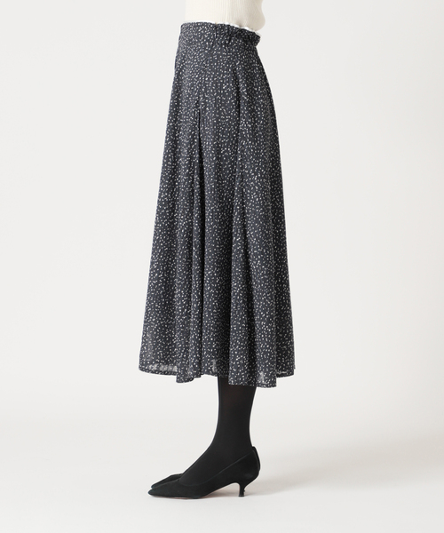 IENA（イエナ）の「デザインドットフレアスカート◆（スカート・レディース・ネイビー/レッド・36/38/34）」の19枚目の写真