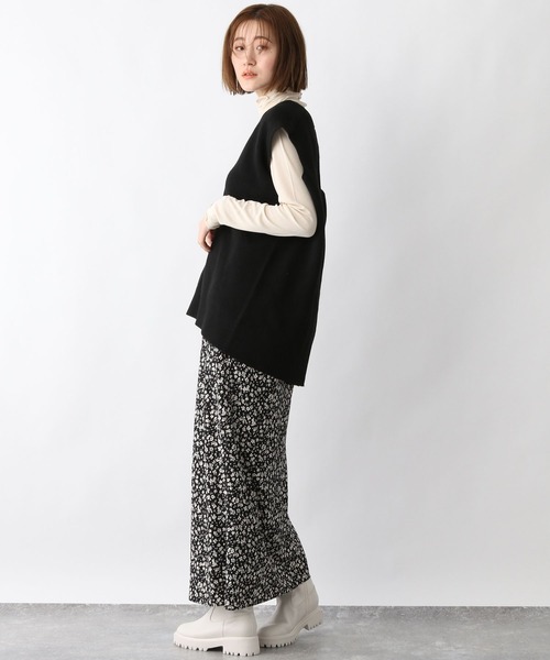 A part by（アパートバイ）の「12GPoNyＶネックベスト　261065（ベスト・レディース・ブラック/ベージュ・FREE）」の4枚目の写真