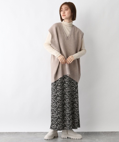 A part by（アパートバイ）の「12GPoNyＶネックベスト　261065（ベスト・レディース・ブラック/ベージュ・FREE）」の8枚目の写真