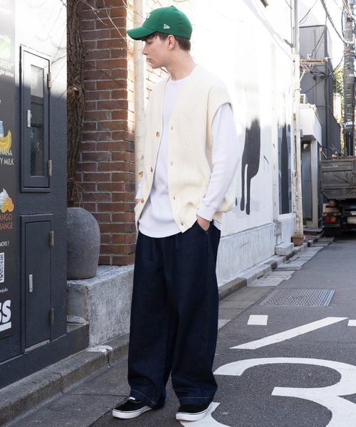 ８(eight)（エイト）の「ハイバルキーニットベスト（ベスト・メンズ・ライトグレー/ダークブラウン/ネイビー/マスタード/グレー系その他/ダークブルー/ケリー/グレイッシュベージュ/ブラック/ホワイト・MEDIUM/LARGE/X-LARGE）」の17枚目の写真