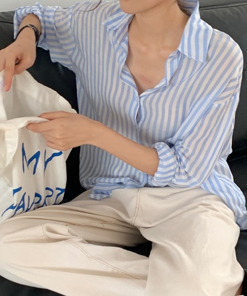 DAY CLOSET(デイ クローゼット)の「レディース スリット入りストライプ柄センターボックスシャツ(シャツ/ブラウス・レディース・イエロー/ブルー・ONE SIZE)」の4枚目の写真