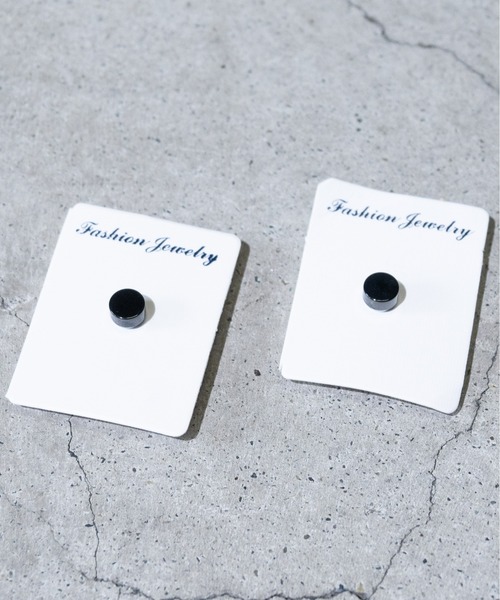 JOHN'S CLOSET(ジョンズクローゼット)の「【40】ステンレスマグネットピアス〔2個セット〕(ピアス(両耳用)・メンズ・シルバー系1/シルバー系2/シルバー系3/シルバー系4/シルバー系5/シルバー系6/シルバー系7/シルバー系8・FREE)」の5枚目の写真