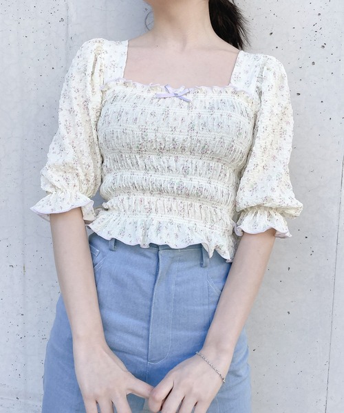 lilLilly（リルリリー）の「フラワーパフブラウス（シャツ/ブラウス・レディース・ピンク/イエロー/ブラック・FREE）」の2枚目の写真