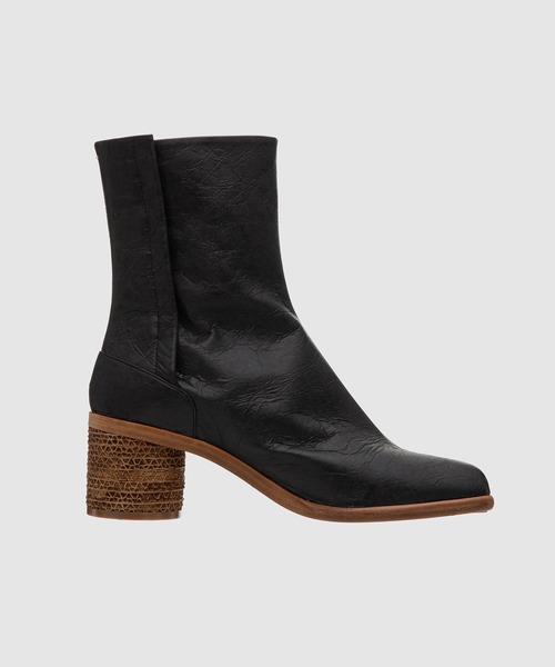 Maison Margiela(メゾンマルジェラ)の「ANKLE BOOT(ブーツ・メンズ・ブラック/ホワイト/ベージュ・41/42)」の4枚目の写真