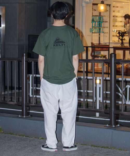 KELTY（ケルティ）の「【KELTY/ケルティ】別注バックプリント ビッグシルエットショートスリーブTシャツ（Tシャツ/カットソー・メンズ・ホワイト/チャコールグレー/ベージュ/イエロー/グリーン・MEDIUM/LARGE）」の17枚目の写真