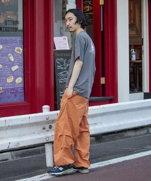 KELTY（ケルティ）の「【KELTY/ケルティ】別注バックプリント ビッグシルエットショートスリーブTシャツ（Tシャツ/カットソー・メンズ・ホワイト/チャコールグレー/ベージュ/イエロー/グリーン・MEDIUM/LARGE）」の11枚目の写真