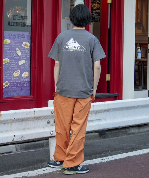 KELTY（ケルティ）の「【KELTY/ケルティ】別注バックプリント ビッグシルエットショートスリーブTシャツ（Tシャツ/カットソー・メンズ・ホワイト/チャコールグレー/ベージュ/イエロー/グリーン・MEDIUM/LARGE）」の10枚目の写真