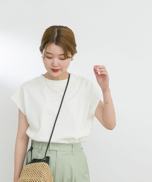 UR Lab.（アーバンリサーチラボ）の「『UR TECH ひやサラクール』フレンチスリーブタックTシャツ（Tシャツ/カットソー・レディース・ブラック/ベージュ系その他/イエロー系その他/グリーン/オフホワイト/スミクロ・FREE）」の7枚目の写真