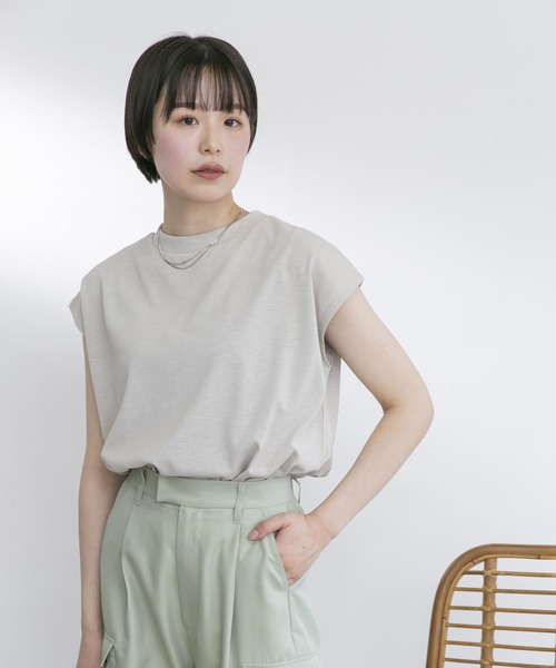 UR Lab.（アーバンリサーチラボ）の「『UR TECH ひやサラクール』フレンチスリーブタックTシャツ（Tシャツ/カットソー・レディース・ブラック/ベージュ系その他/イエロー系その他/グリーン/オフホワイト/スミクロ・FREE）」の16枚目の写真