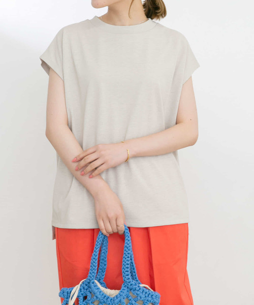 UR Lab.（アーバンリサーチラボ）の「『UR TECH ひやサラクール』フレンチスリーブタックTシャツ（Tシャツ/カットソー・レディース・ブラック/ベージュ系その他/イエロー系その他/グリーン/オフホワイト/スミクロ・FREE）」の5枚目の写真