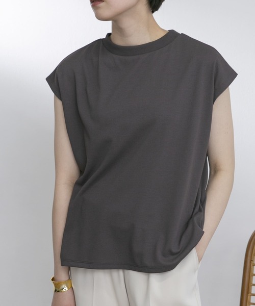 UR Lab.（アーバンリサーチラボ）の「『UR TECH ひやサラクール』フレンチスリーブタックTシャツ（Tシャツ/カットソー・レディース・ブラック/ベージュ系その他/イエロー系その他/グリーン/オフホワイト/スミクロ・FREE）」の4枚目の写真