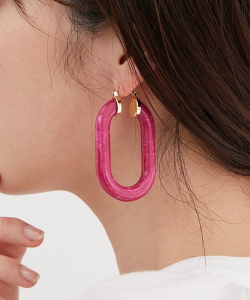 VIS（ビス）の「マーブルアクリルオーバルフープピアス（ピアス（両耳用）・レディース・キャメル/グリーン/ピンク・FREE）」の3枚目の写真