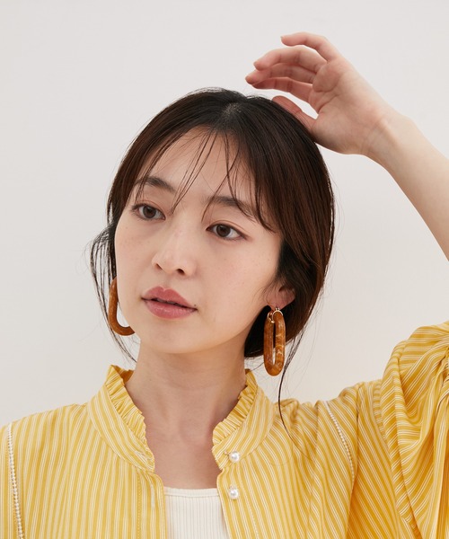 VIS（ビス）の「マーブルアクリルオーバルフープピアス（ピアス（両耳用）・レディース・キャメル/グリーン/ピンク・FREE）」の8枚目の写真