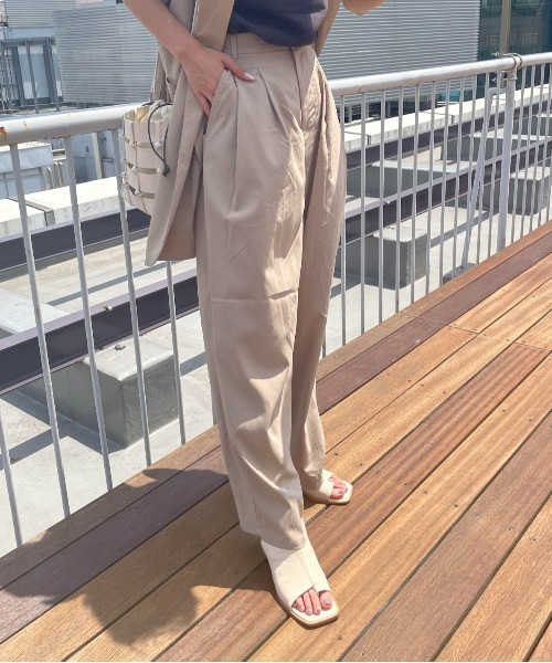 COLONY 2139（コロニートゥーワンスリーナイン）の「クレープタックパンツ / セットアップ可（その他パンツ・レディース・ブラック/ピンク/アイボリー/グレイッシュベージュ・FREE）」の3枚目の写真