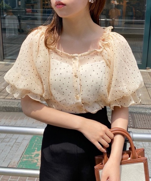 one after another NICE CLAUP(ワンアフターアナザーナイスクラップ)の「前後WAYシアキャンディスリーブトップス(シャツ/ブラウス・レディース・ブラック/ベージュ/アイボリー/ベージュ系その他・FREE)」の4枚目の写真