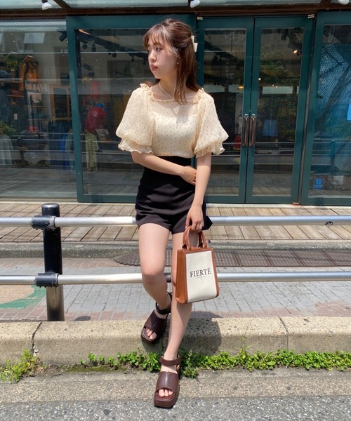 one after another NICE CLAUP(ワンアフターアナザーナイスクラップ)の「前後WAYシアキャンディスリーブトップス(シャツ/ブラウス・レディース・ブラック/ベージュ/アイボリー/ベージュ系その他・FREE)」の16枚目の写真