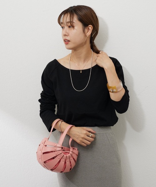 SHENERY（シーナリー）の「ラウンドネックカットソー（Tシャツ/カットソー・レディース・ブラック/ベージュ・FREE）」の3枚目の写真