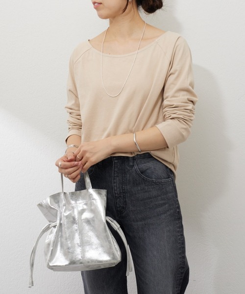 SHENERY（シーナリー）の「ラウンドネックカットソー（Tシャツ/カットソー・レディース・ブラック/ベージュ・FREE）」の14枚目の写真