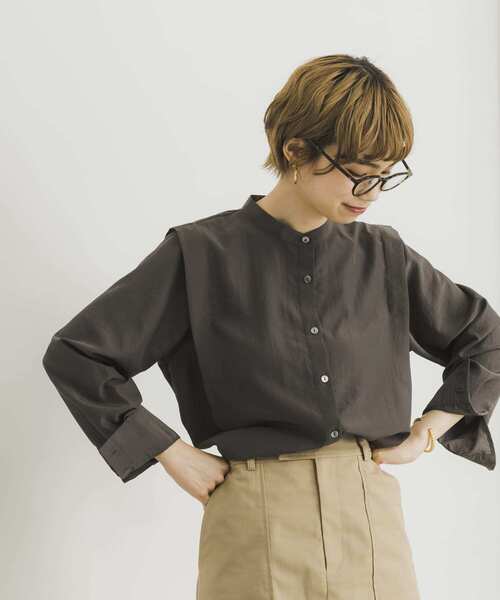 URBAN RESEARCH（アーバンリサーチ）の「ショルダータックチュニックブラウス（シャツ/ブラウス・レディース・ミント/チャコールグレー/オフホワイト・FREE）」の18枚目の写真